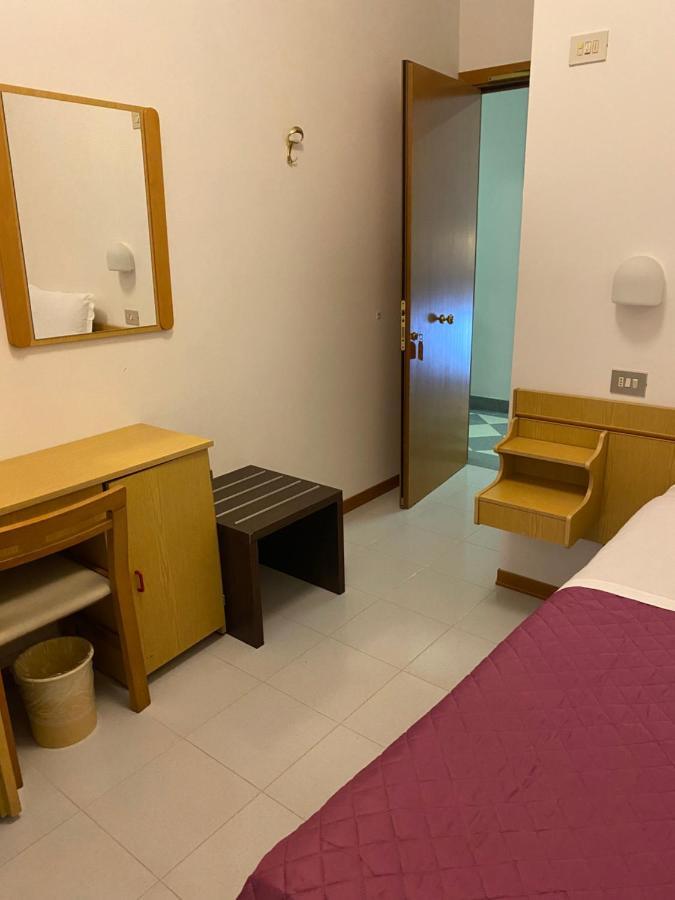 Hotel Ferrara Chianciano Terme Εξωτερικό φωτογραφία