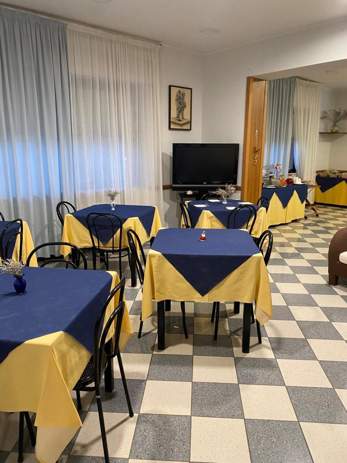 Hotel Ferrara Chianciano Terme Εξωτερικό φωτογραφία
