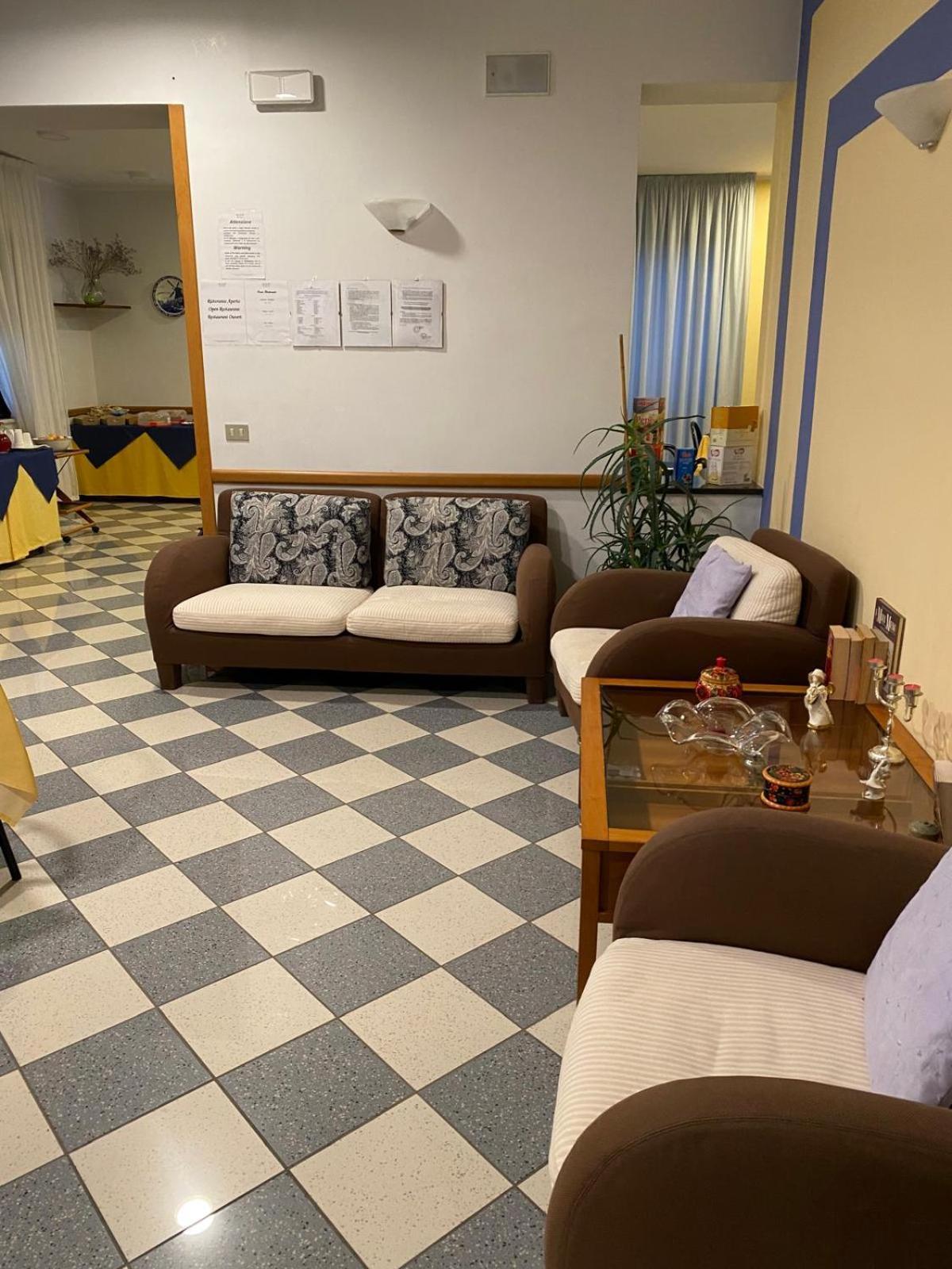 Hotel Ferrara Chianciano Terme Εξωτερικό φωτογραφία