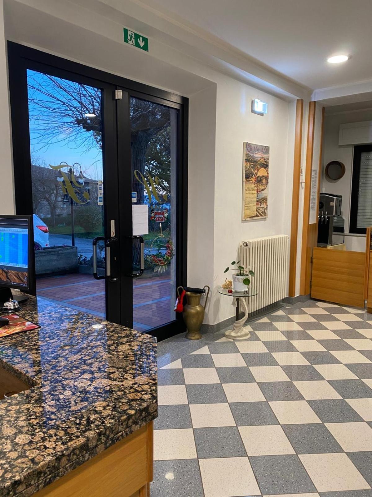 Hotel Ferrara Chianciano Terme Εξωτερικό φωτογραφία